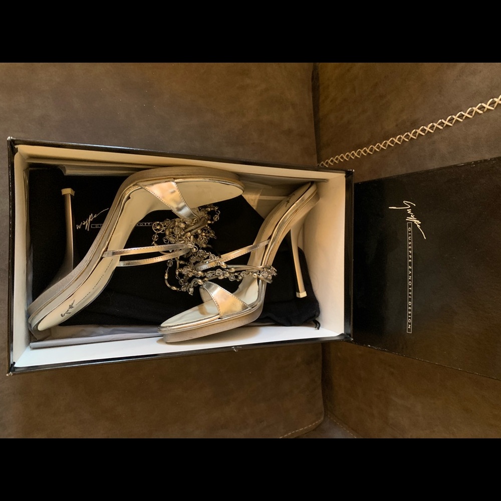 Shoes - Picture 6 of 6